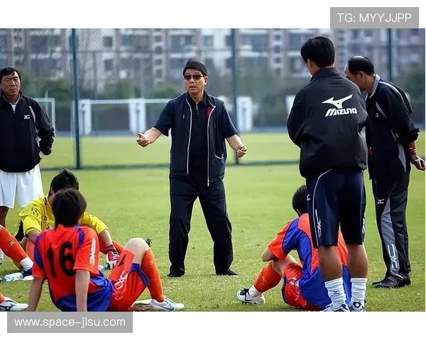 徐根宝弟子生涯回顾:崇明岛青训二十年传承足球火种 徐根宝弟子生涯回顾:崇明岛青训二十年传承足球火种