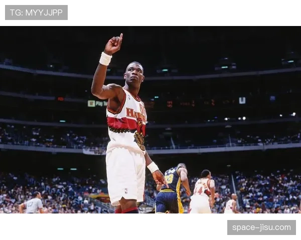 特写：中锋球员在防守端覆盖面积巨大，送出多次协防封盖